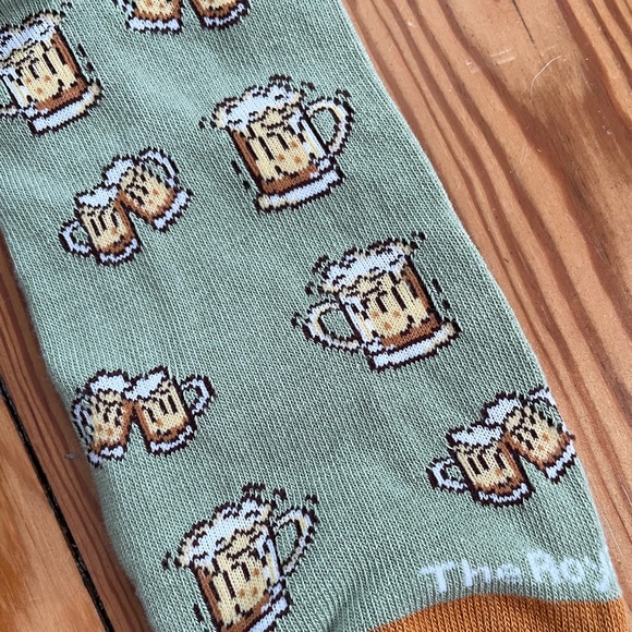 NWOT Men’s Beer Socks - Picture 2 of 2